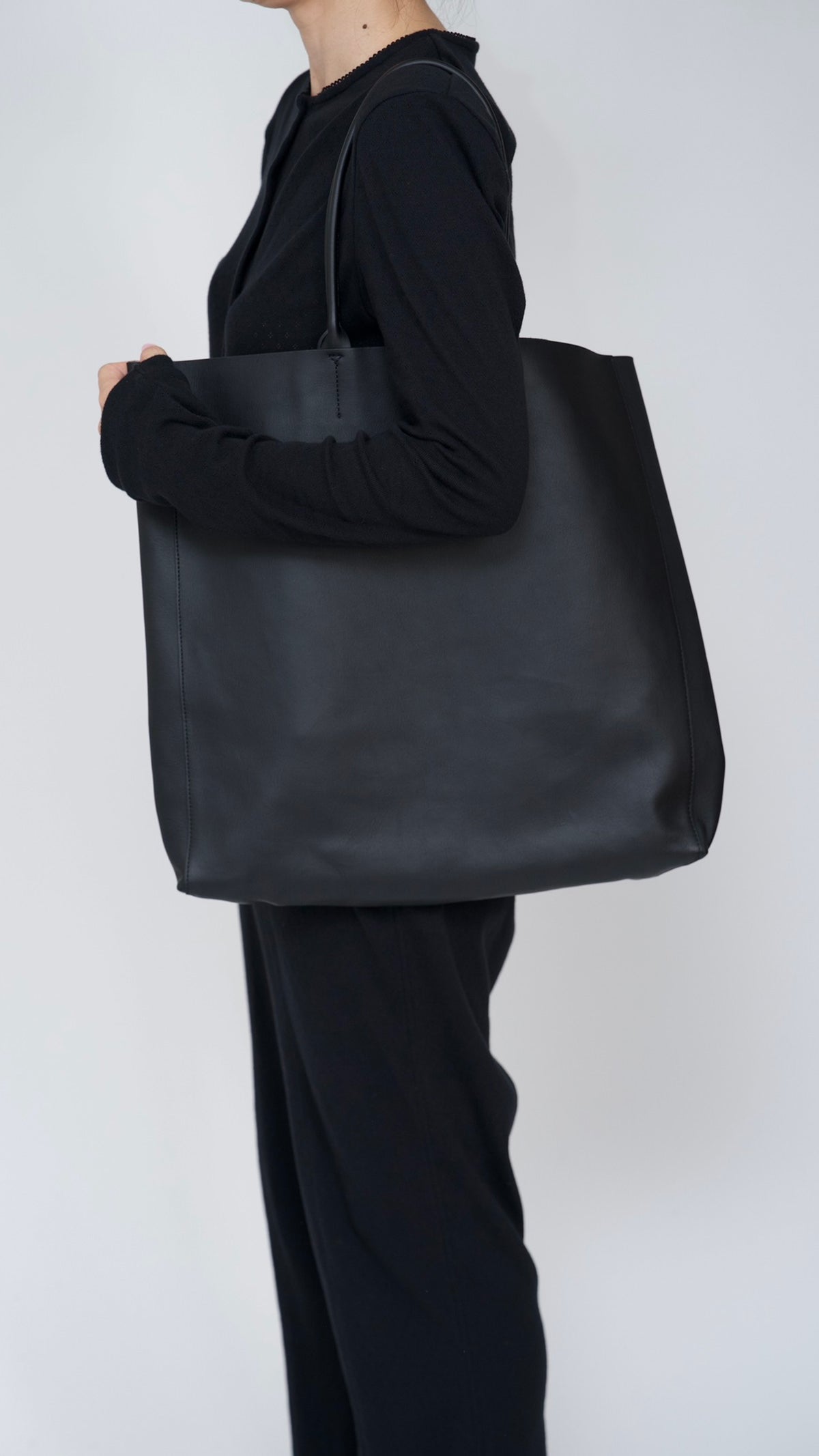 pan leather tote m