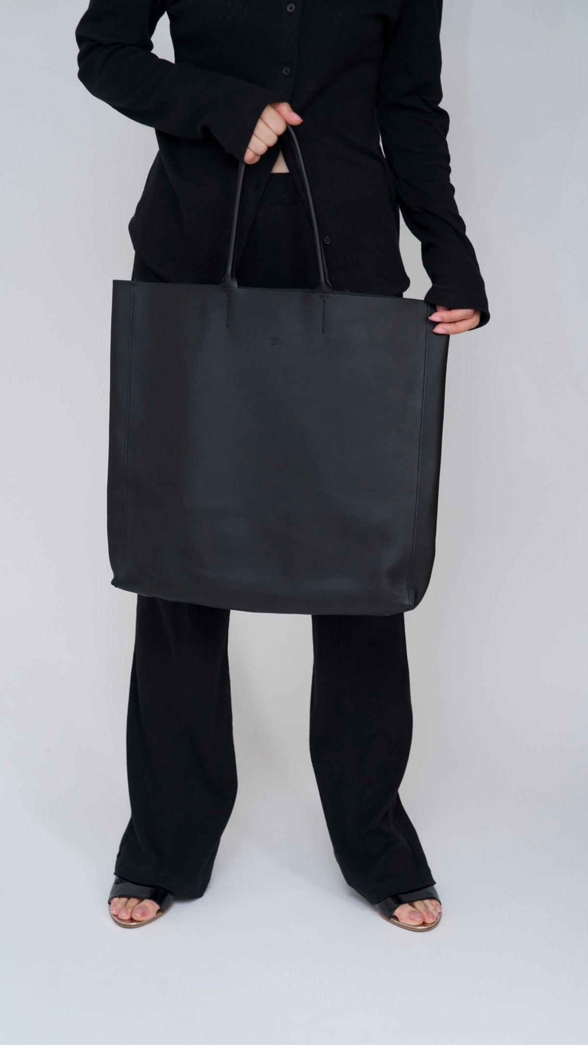 pan leather tote m